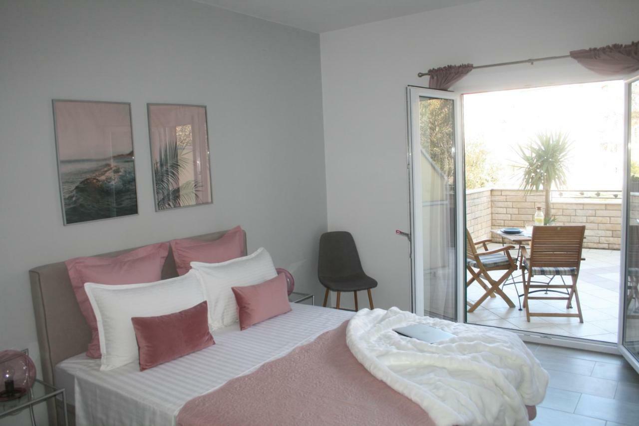 Marinesa Apartment